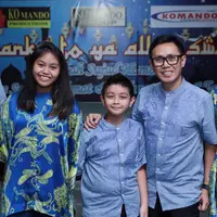 Untuk bulan Ramadan ini, suami Viona Rosalina itu ingin berbagi secara langsung dengan anak-anak yatim. Acara santunan diberikan langsung di kantor Ekomando, kawasan Cipinang, Jakarta Timur. (Deki Prayoga/Bintang.com)