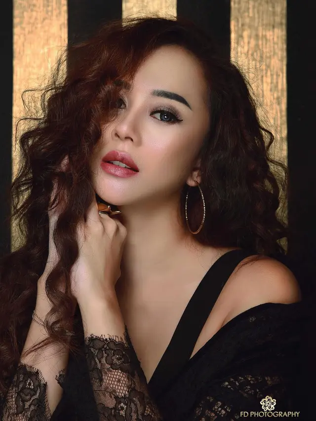 [Bintang] Aura Kasih
