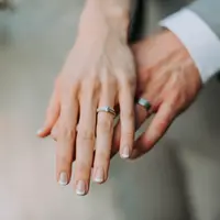 Banyak perempuan menikahi pria muda/copyright: unsplash/gade photography