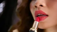 8 Ciri Lipstik Kadaluwarsa, Kenali sebelum Terlambat