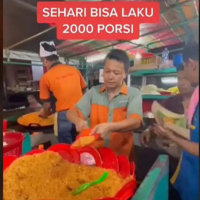 Warung Nasi Goreng di Medan Dikalim Beromzet Rp30 Juta Sehari