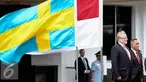 Menteri Pertahanan Ryamizard Ryacudu bersama Menteri Pertahanan Kerajaan Swedia Carl Anders Peter Hultqvist mengikuti upacara penyambutan di Kementerian Pertahanan, Jakarta, Selasa (20/12). (Liputan6.com/Faizal Fanani)