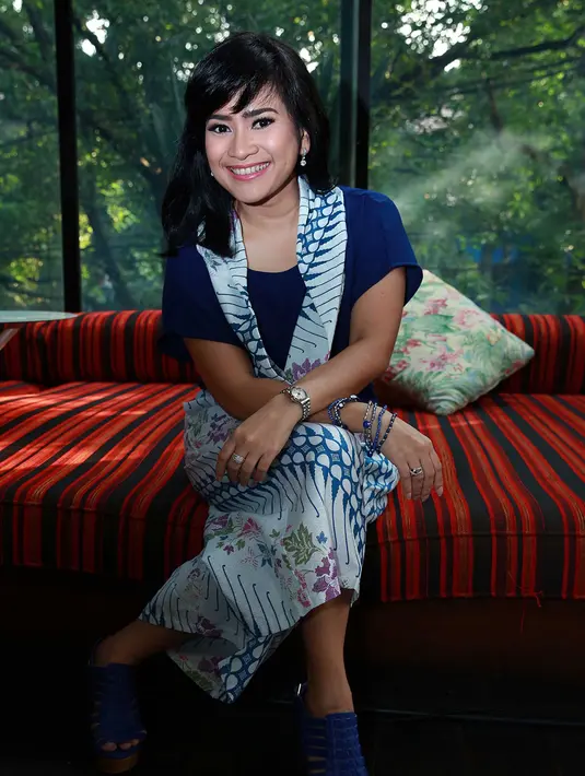 Ia melihat para mahasiswa antusias dalam mempelajari seni budaya. Harapan Ikke, musik dangdut bisa eksis seperti K-Pop dari Korea dan Reeggae dari Jamaika. (Deki Prayoga/Bintang.com)