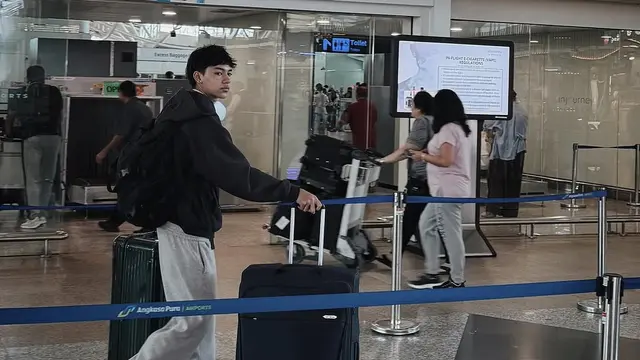 Potret Nana Mirdad dan Andre White Antar sang Anak Jason Deandra Berangkat Kuliah ke Aussie (credit: instagram/andrew.white._)