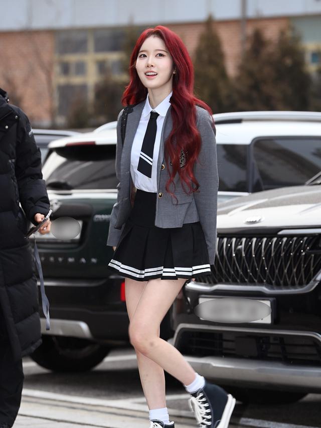 5 Potret Seiun STAYC Pamer Gaya Rambut Baru di KNOWING BROTHER, Makin Fresh dan Memukau (credit: xportsnews).