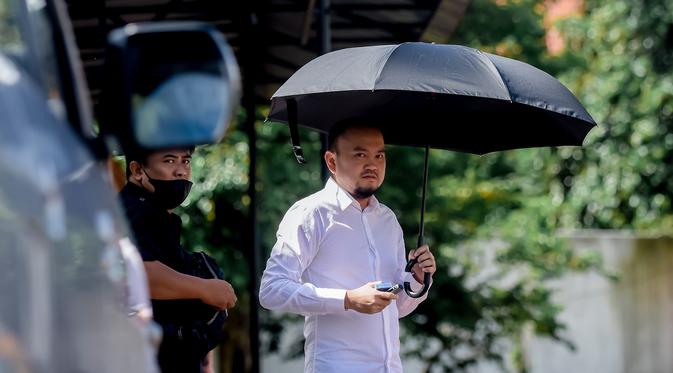 Belakangan intagram Manajer ad Interim Arema FC, Ali Rifki menarik perhatian Aremania. (Bola.com/Iwan Setiawan)