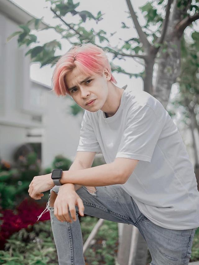 6 Potret Terbaru Arnold Leonard, Pemeran Bisma di Sinetron ‘Mermaid In Love’