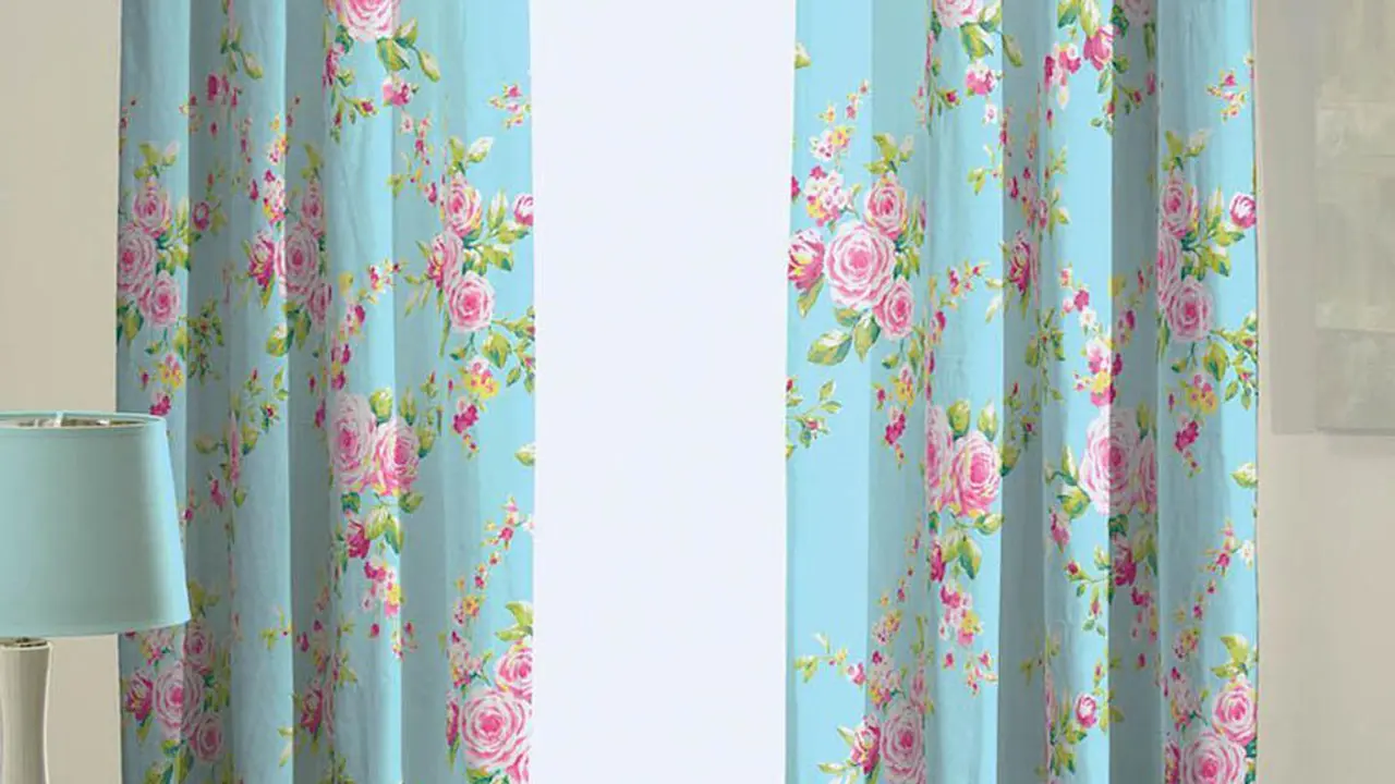 Aneka Tirai Cantik Pemanis Kamar Tidur