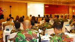 Citizen6, Lebanon: Seminar ini bertemakan "Meningkatkan Partisipasi Penjaga Perdamaian Wanita Dalam Misi Pemeliharaan Perdamaian Dengan Pendekatan Sosial, Budaya dan Agama," yang dibuka oleh Dubes RI. (Pengirim: Badarudin Bakri).