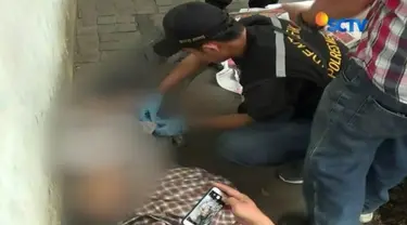 Seorang pengemis ditemukan meninggal dunia di pinggir jalan di kawasan Cut Mutia, Jakarta Pusat. Saat diidentifikasi, polisi temukan uang Rp 6 juta dari kantong plastik milik pengemis tersebut.