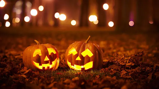 Buah labu kuning sebagai simbol perayaan Halloween (sumber: unsplash)