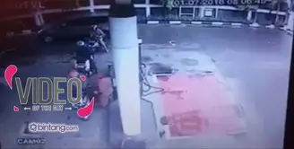 Sebuah modus pencurian di SPBU terjadi pada 1 July 2016 jam 8.00 am di SPBU Matraman. Terlihat ada tiga motor yang bekerjasama untuk membuat pengendara lengah. 