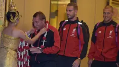 Tim LIverpool tiba di Bangkok dalam rangka menjalani tur pra musim tanpa pemain andalannya seperti Raheem Sterling dan Roberto Firmino.