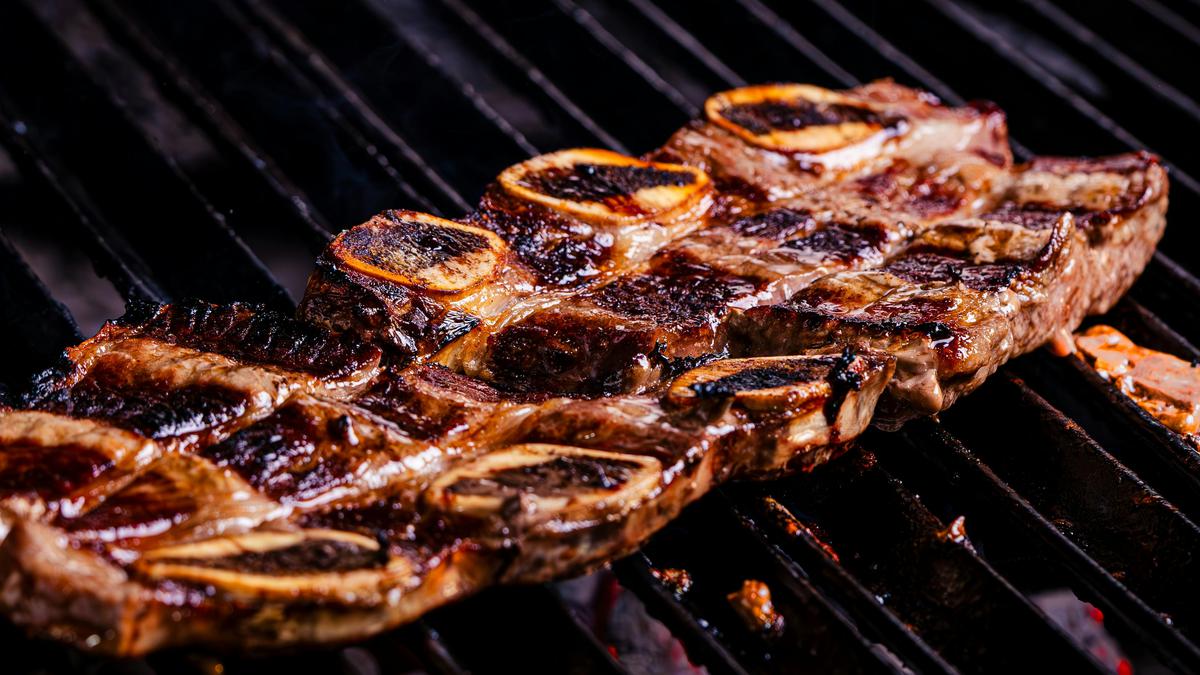 4 Variasi Resep Iga Sapi Kecap, Ide Olahan Daging Kurban yang Mudah Dibuat