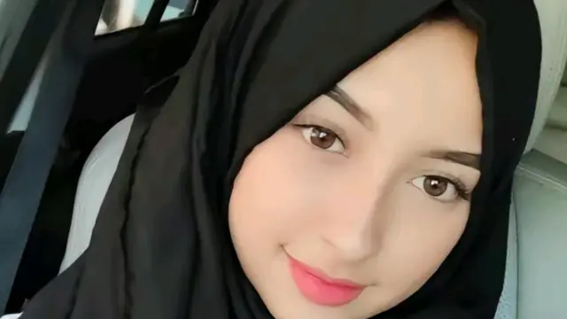 Jennifer Coppen Pakai Hijab
