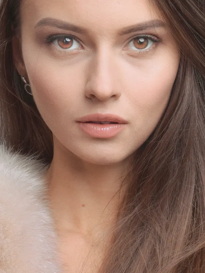 Contoh ilustrasi perempuan tanpa penuaan dini