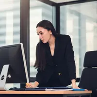 Ketahui apa saja sikap seorang alpha female dalam setiap lini kehidupannya (Credit: Freepik/partystock)