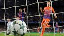 Lionel Messi mencetak satu kali hattrick bersama Barcelona saat bertanding dalam Piala Super Spanyol. (AFP/Lluis Gene)