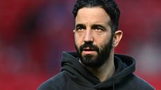 Pelatih Manchester United, Ruben Amorim dalam laga lanjutan Liga Inggris 2024/2025 melawan Wolves di Old Trafford, Inggris, Minggu (20/04/2025) waktu setempat. (AFP/Paul Ellis)