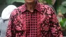 Direktur Keuangan PLN, Sarwono Sudarto tiba untuk menjalani pemeriksaan di Gedung KPK, Jakarta, Selasa (30/4/2019). Sarwono Sudarto diperiksa sebagai saksi dalam kasus suap dugaan pembangunan PLTU Riau-1 yang menyeret Direktur Utama nonaktif PT PLN Sofyan Basir. (merdeka.com/Dwi Narwoko)