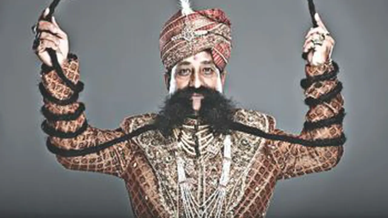 Pria dengan kumis terpanjang di dunia. (Guinness World Records)