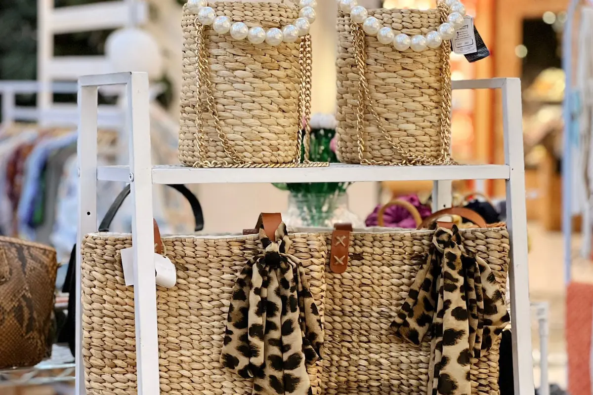 Tas cantik berbahan eceng gondok ini dibandrol Rp 200 ribu sampai Rp 300 ribu per picsnya. JF3 Digelar ke-19 Kalinya, Gemakan Gaya Lokal Lebih Vokal