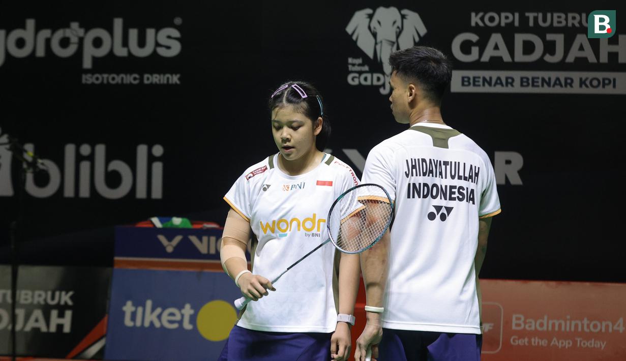 Pasangan ganda campuran andalan Indonesia, Jafar Hidayatullah/Felisha Pasaribu ketika bertanding melawan wakil Denmark pada babak 32 besar Indonesia Masters 2026 di Istora Senayan, Jakarta, Rabu (21/1/2026) siang. (Bola.com/Abdul Aziz)