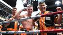Petinju Australia, Jeff Horn, melakukan selebrasi usai berhasil mengalahkan petinju Filipina, Manny Pacquiao di Stadion Suncorp, Brisbane, Australia, Minggu (2/7/2017). Jeff Horn berhasil merebut sabuk juara kelas welter versi WBO. (EPA/Dave Hunt)