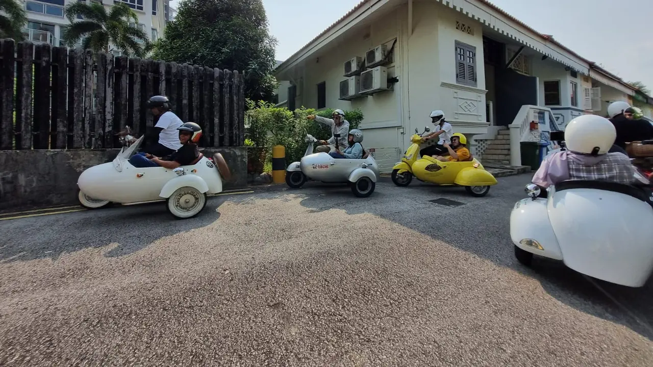 Jalan-jalan di Singapura dengan cara berbeda. Salah satunya memakai sidecars. Dengan Singapore Sidecars dapat menjelajahi sejumlah daerah di Singapura. (Foto: Istimewa)