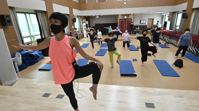 Emak-Emak Nge Gym