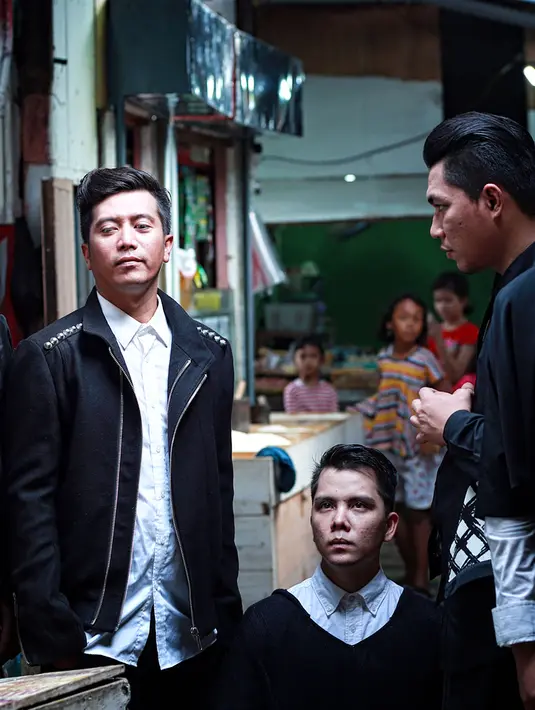 "Kita lebih menuju ke kaum pekerja, bawah, rantau. Kita mewakili mereka, dimulai dari lagu Hargai Aku, kita bicara kasta di album kelima nanti," kata vokalis Armada, Rizal. (Deki Prayoga/Bintang.com)