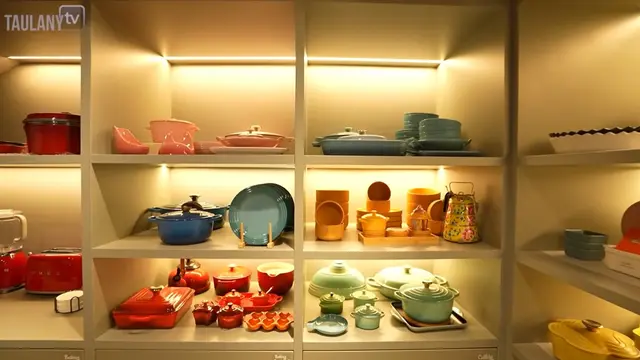 Dapur rumah Tompi. [Foto: YouTube/TaulanyTV]