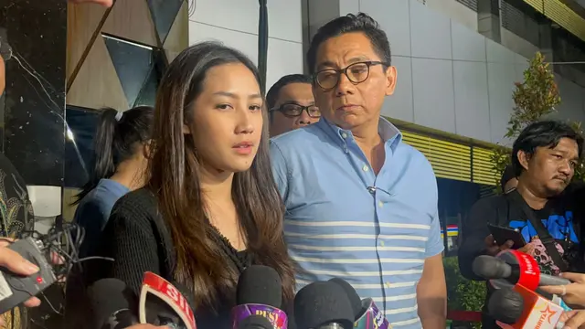 Tamara Tyasmara usai menjalani pemeriksaan psikologi oleh Asosiasi Psikologi Forensik Indonesia (Apsifor) di Mapolda Metro Jaya, Jakarta, Kamis malam (15/2/2024). (Merdeka.com/Bachtiarudin Alam)