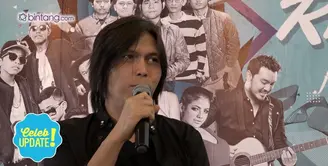 Berasal dari keluarga pelaut, sejak kecil Once Mekel senang dengan olahraga air. 