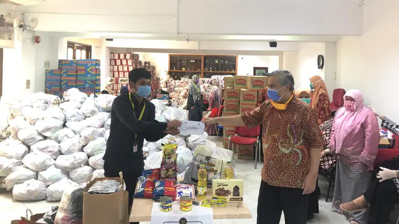 KBRI Kairo memberi bantuan bagi warga terdampak Virus Corona COVID-19.