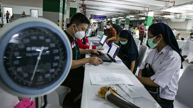 Pemuka dan Tokoh Agama Jalani Vaksinasi COVID-19