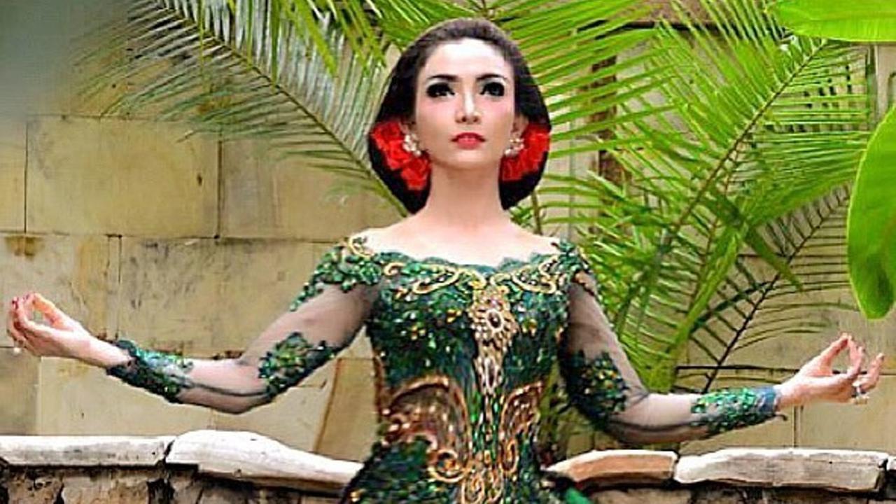 [Bintang] Roro Fitria