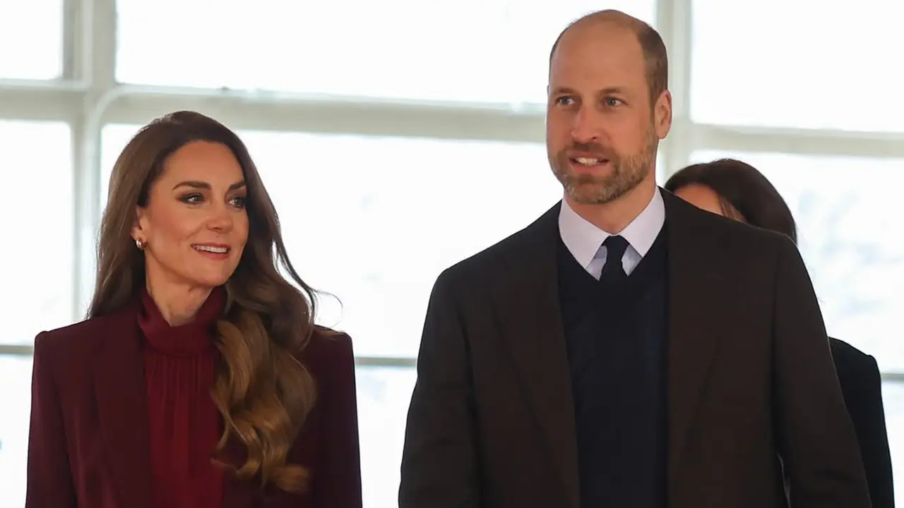 Di Balik Busana Serba Burgundy Kate Middleton, Ada Makna Kedewasaan dan Kemewahan