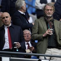Sir Jim Ratcliffe ketika hadir di Stadion Etihad untuk menyaksikan laga Manchester City vs Manchester United pada pekan ke-4 Premier League 2025/2026 -&nbsp;AP Photo/Dave Thompson