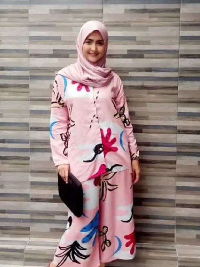 6 Potret Terkini Lia Ananta Pemeran Sashi 'Di Sini Ada Setan', Anggun Berhijab