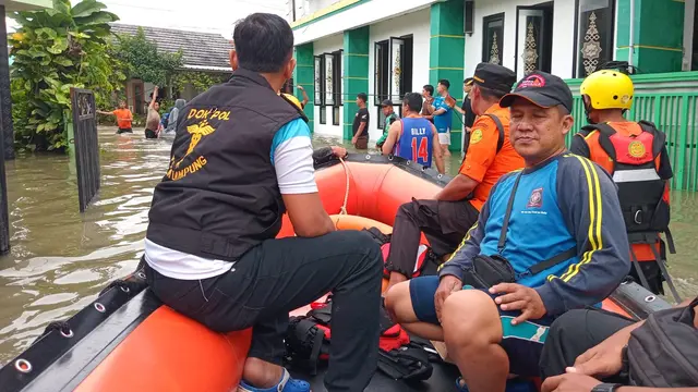 Respons Sigap! Kemensos Salurkan Bantuan Korban Banjir Bandar Lampung