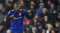 Pemain Manchester United Paul Pogba melakukan selebrasi usai mencetak gol ke gawang Burnley pada pertandingan sepak bola Liga Inggris antara Burnley dan Manchester United di Turf Moor, Burnley, Inggris, 8 Februari 2022. Pertandingan berakhir imbang 1-1. (AP Photo/Jon Super)