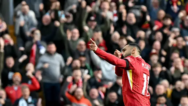 Foto: Penampilan Spesial Mohamed Salah Pertahankan Liverpool di Puncak Klasemen Liga Inggris