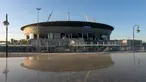 Pemandangan Stadion Saint Petersburg di Rusia, Selasa (4/2/2020). Stadion yang sekilas mirip dengan desain pesawat luar angkasa ini merupakan satu dari 12 stadion tuan rumah Euro 2020. (Olga MALTSEVA/AFP)