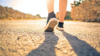 Ilustrasi Berjalan Kaki Credit: pexels.com/Andrea