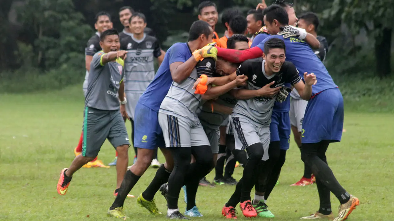 Persis Solo