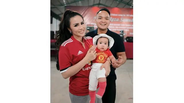 Fokus Urus Anak, Ini 7 Momen Kebersamaan Momo Geisha dengan Putrinya