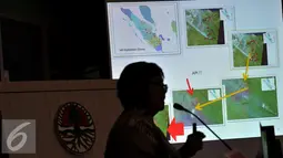 Menteri LHK, Siti Nurbaya memberi penjelasan saat Konferensi Pers di Kementrian LHK, Jakarta, Jumat (18/9/2015). Sepuluh perusahaan menjadi tersangka dalam pembakaran hutan yang menyebabkan terjadinya kabut asap. (Liputan6.com/Johan Tallo)
