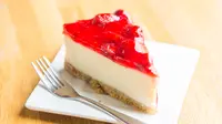 Easy Strawberry Cheesecake Recipe: Baked and No-Bake