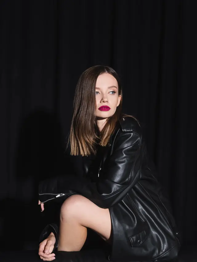 Terinspirasi dari Mie Sedaap Pedas Favoritmu, Ide Outfit Nonton Konser Ini Bikin Penampilan Makin Slay!